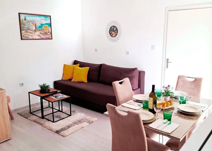 Apartments Mina