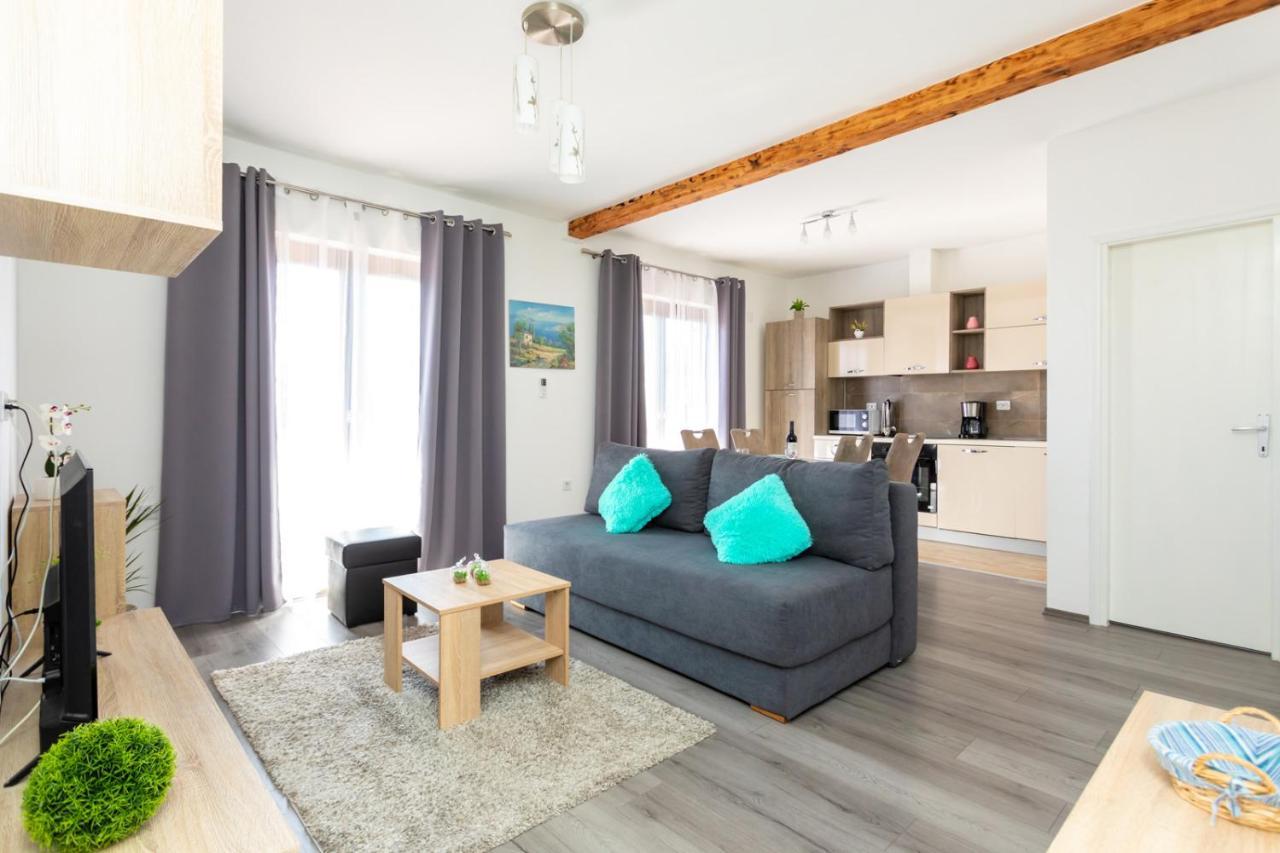 Mina Apartment
